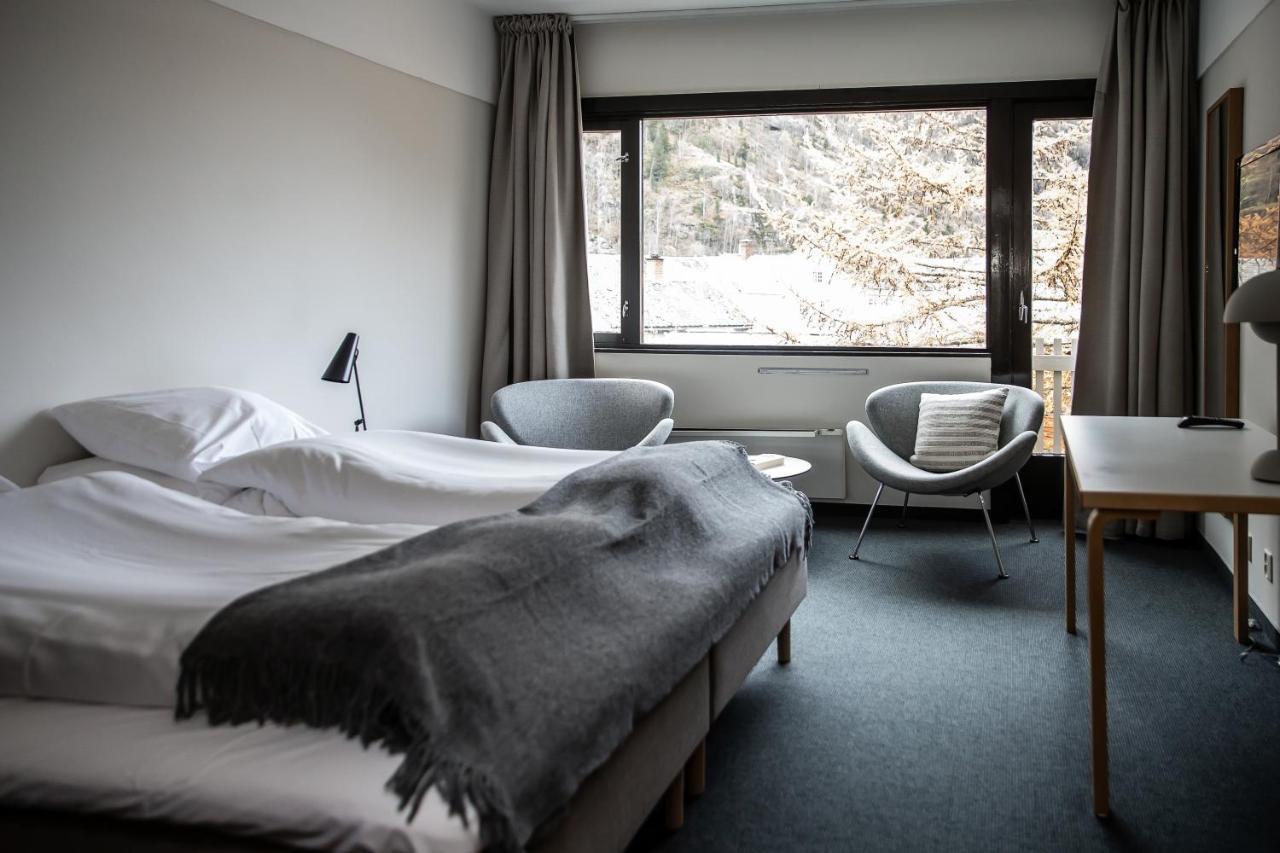 Lindstrom Hotel Lærdalsøyri Екстериор снимка
