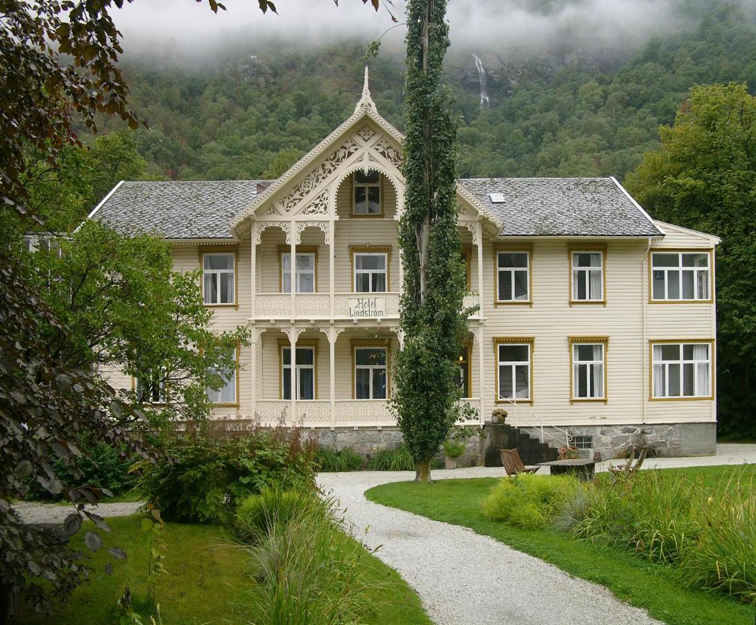 Lindstrom Hotel Lærdalsøyri Екстериор снимка