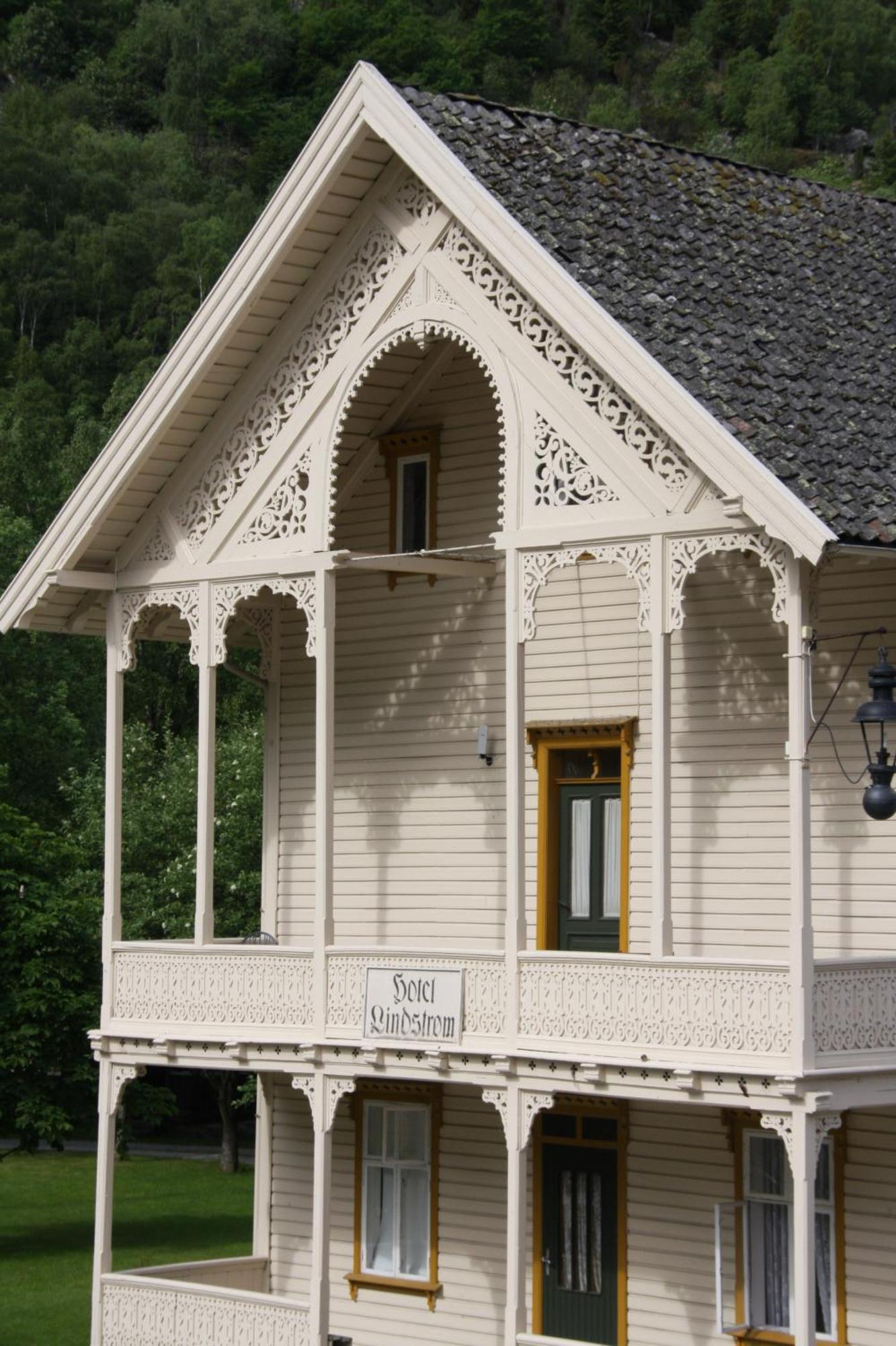 Lindstrom Hotel Lærdalsøyri Екстериор снимка
